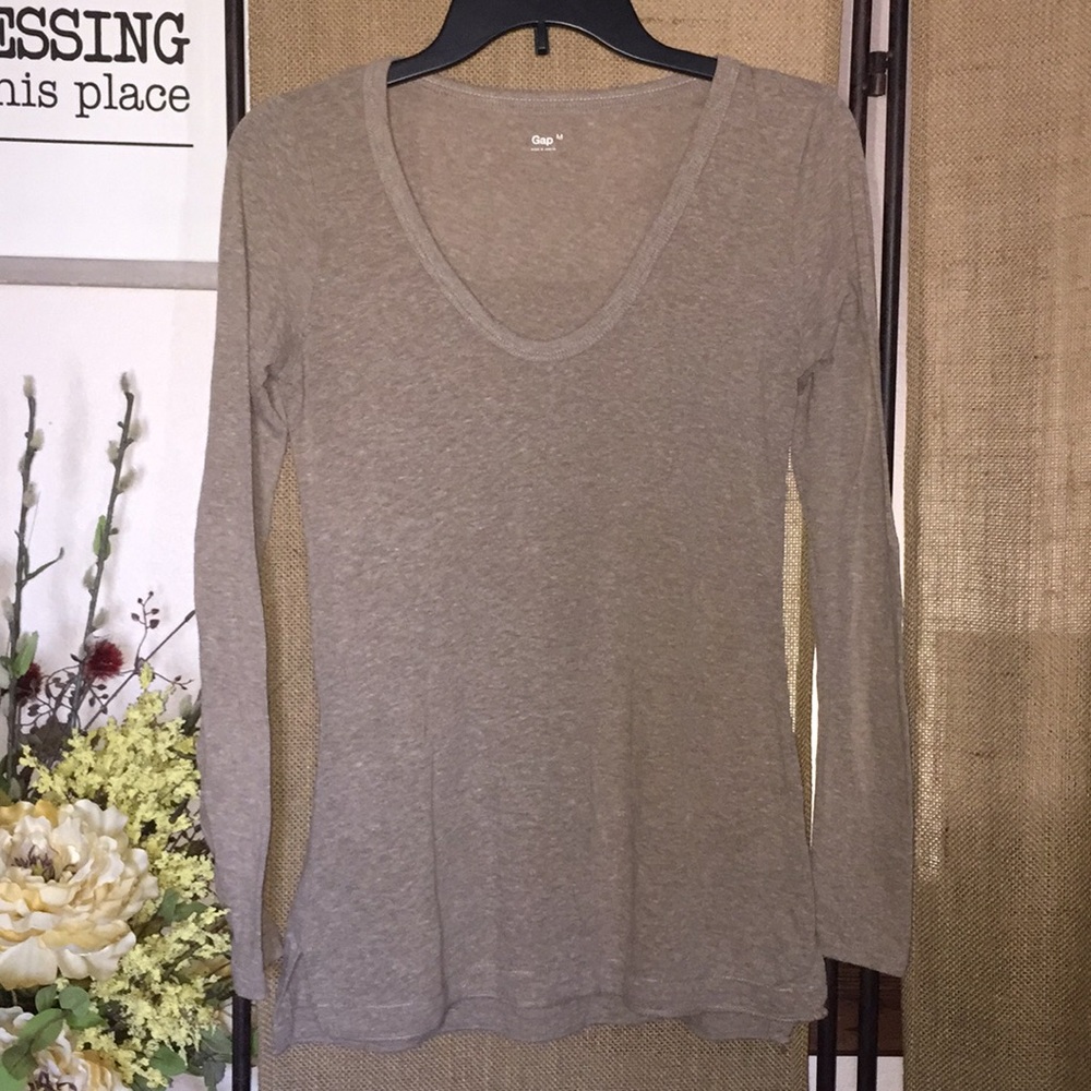GAP long sleeve